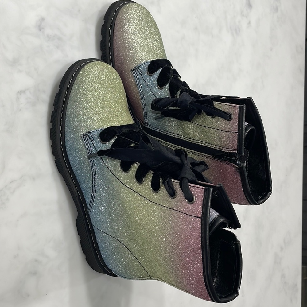 Eva & zoe glitter boots